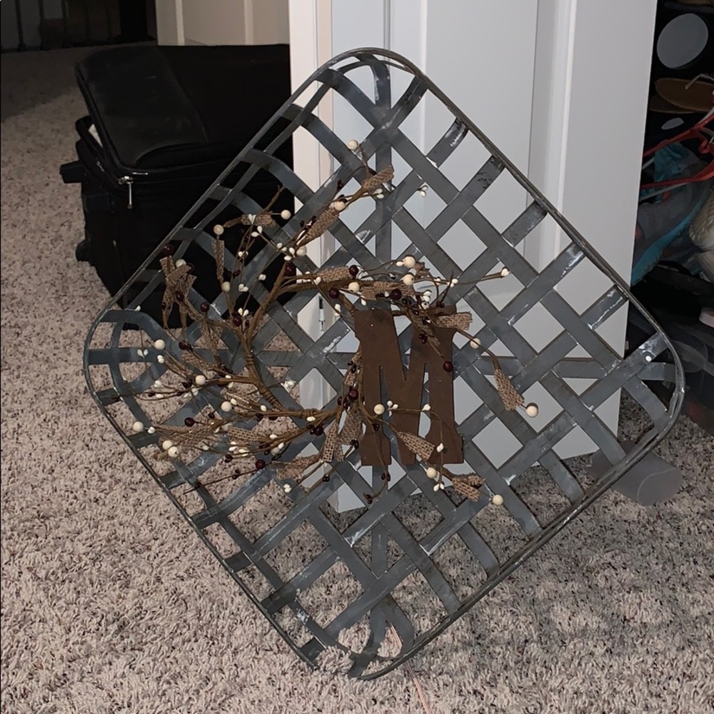 “M” Farmhouse decor